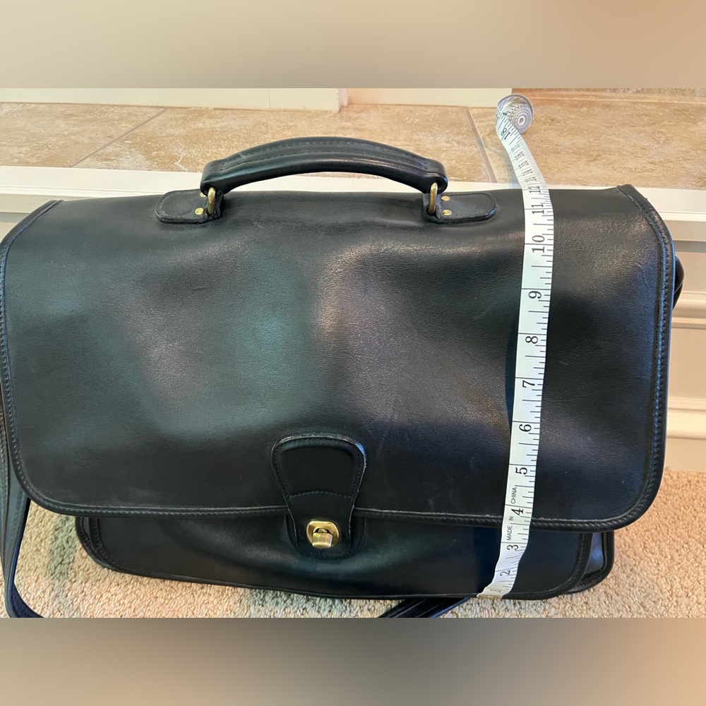 Coach Classic/Vintage Navy Women’s Leather Messenger bag